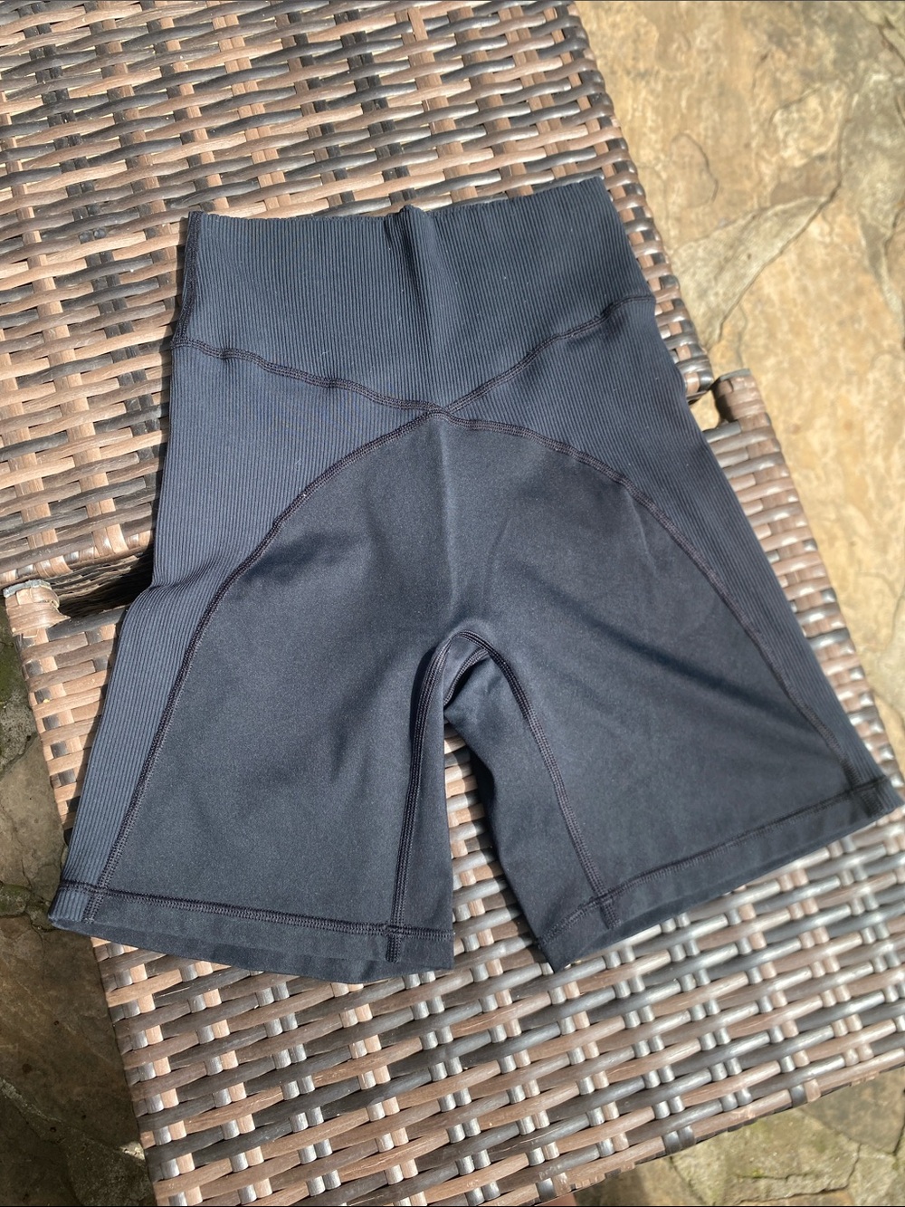 High-Waist Black Women's Bike Shorts with Contour Seams